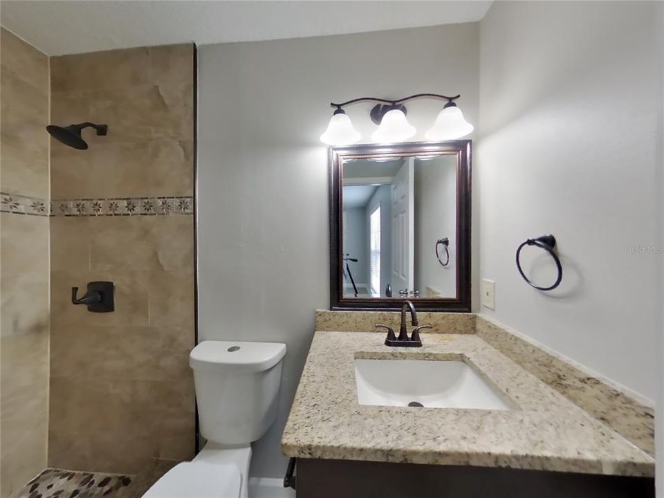 For Rent: $1,999 (3 beds, 2 baths, 1385 Square Feet)