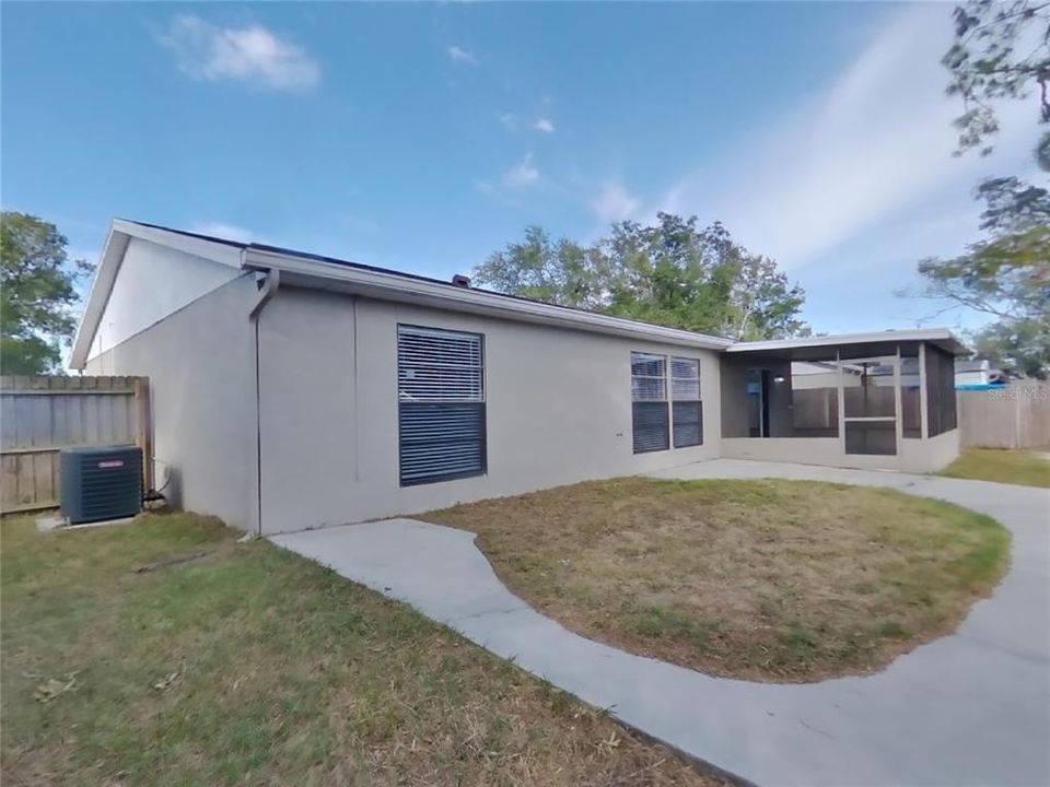 For Rent: $1,999 (3 beds, 2 baths, 1385 Square Feet)