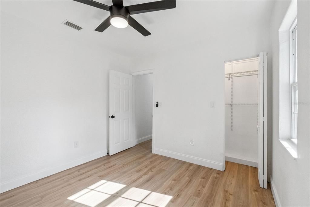 For Sale: $260,000 (3 beds, 1 baths, 1108 Square Feet)