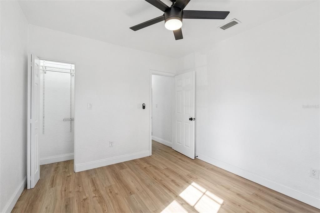 For Sale: $260,000 (3 beds, 1 baths, 1108 Square Feet)