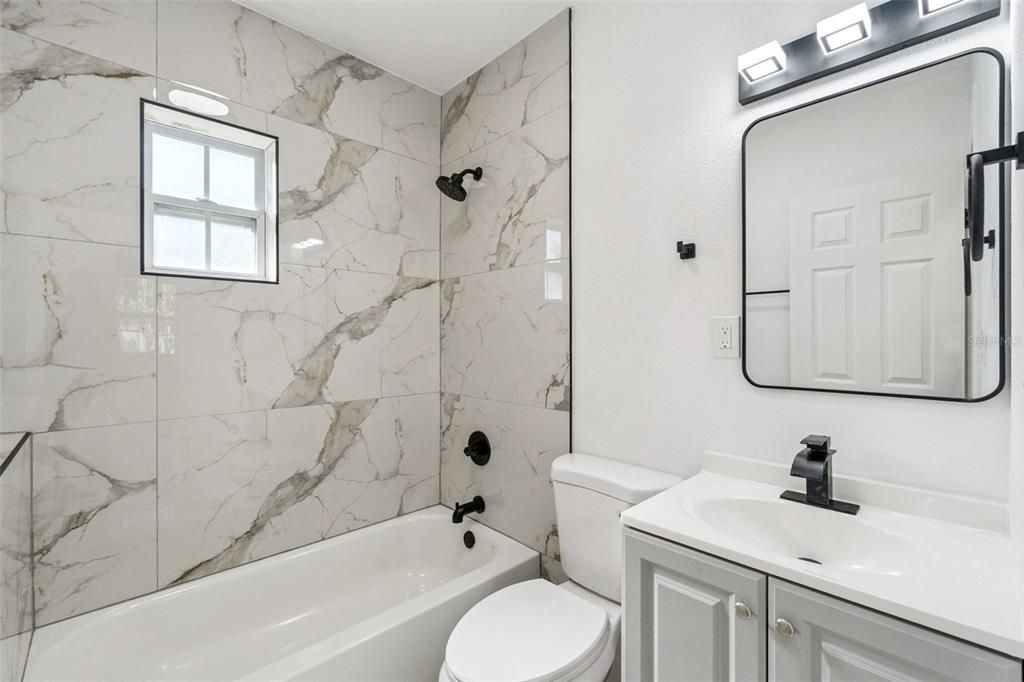 For Sale: $260,000 (3 beds, 1 baths, 1108 Square Feet)