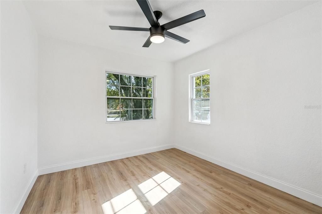 For Sale: $260,000 (3 beds, 1 baths, 1108 Square Feet)