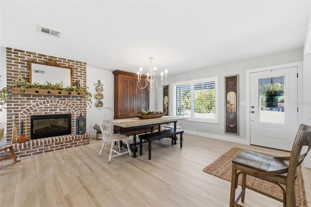 For Sale: $360,000 (3 beds, 2 baths, 1320 Square Feet)