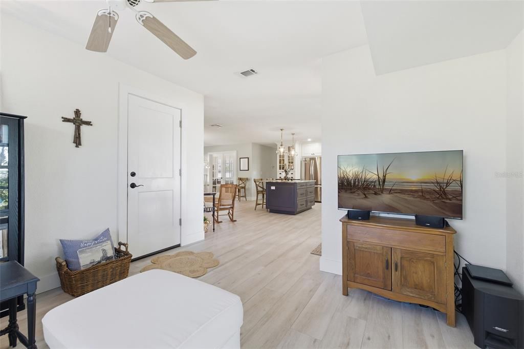 For Sale: $360,000 (3 beds, 2 baths, 1320 Square Feet)