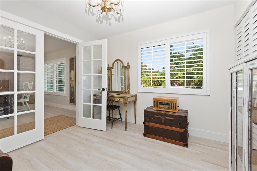 For Sale: $360,000 (3 beds, 2 baths, 1320 Square Feet)