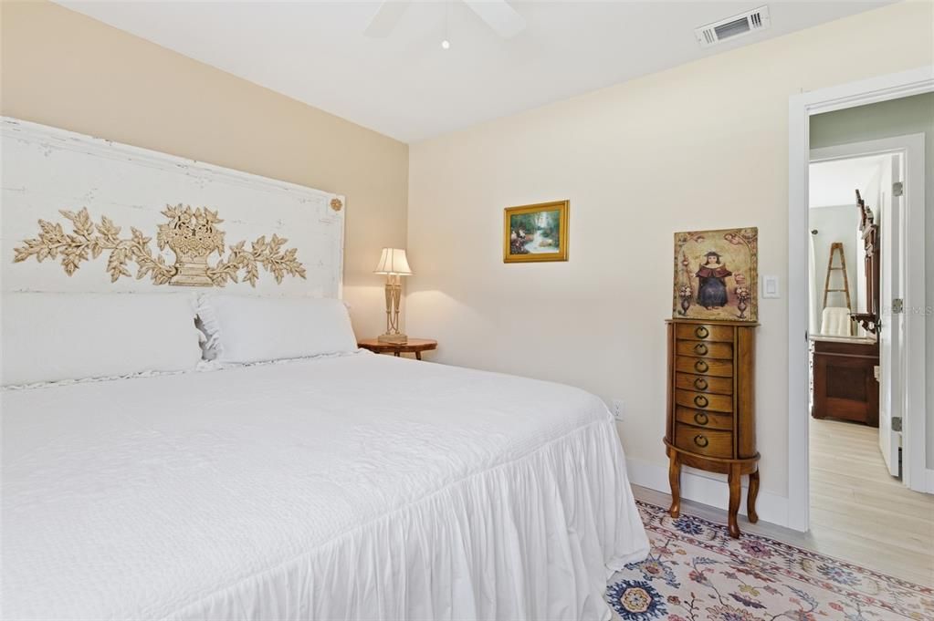 For Sale: $360,000 (3 beds, 2 baths, 1320 Square Feet)