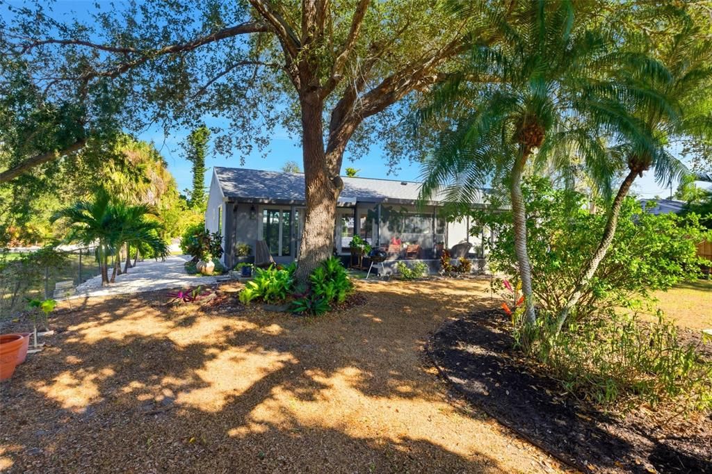 For Sale: $360,000 (3 beds, 2 baths, 1320 Square Feet)