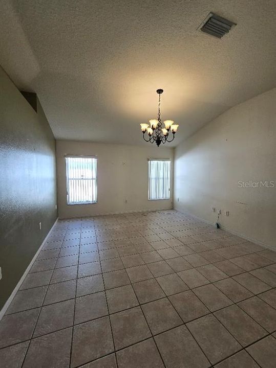 For Sale: $279,900 (4 beds, 2 baths, 1946 Square Feet)