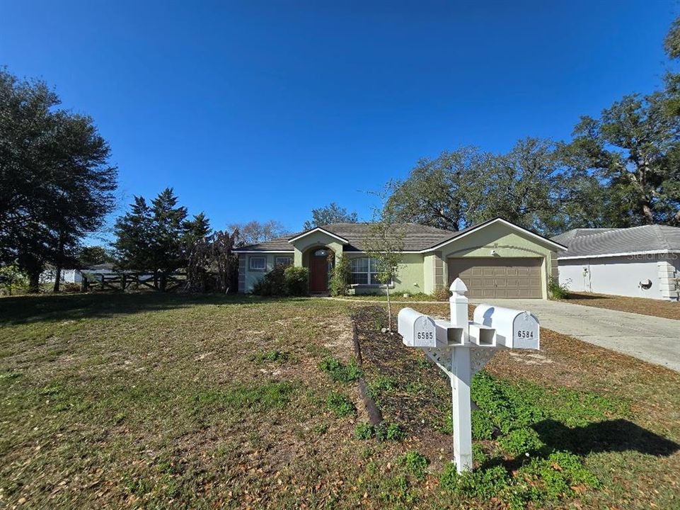 For Sale: $279,900 (4 beds, 2 baths, 1946 Square Feet)