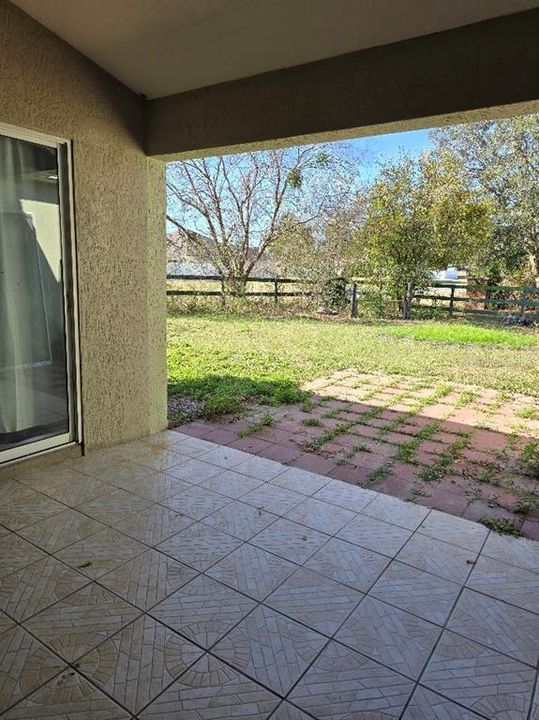 For Sale: $279,900 (4 beds, 2 baths, 1946 Square Feet)