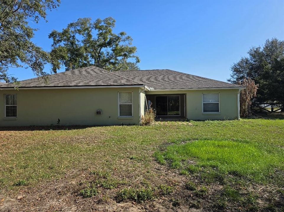 For Sale: $279,900 (4 beds, 2 baths, 1946 Square Feet)