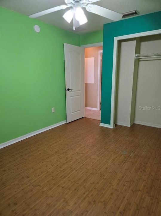 For Sale: $279,900 (4 beds, 2 baths, 1946 Square Feet)