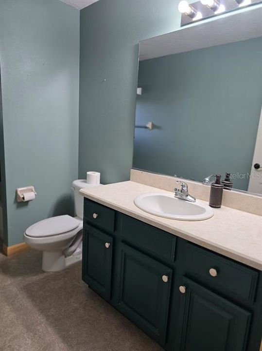 For Sale: $279,900 (4 beds, 2 baths, 1946 Square Feet)