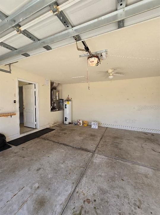 For Sale: $279,900 (4 beds, 2 baths, 1946 Square Feet)