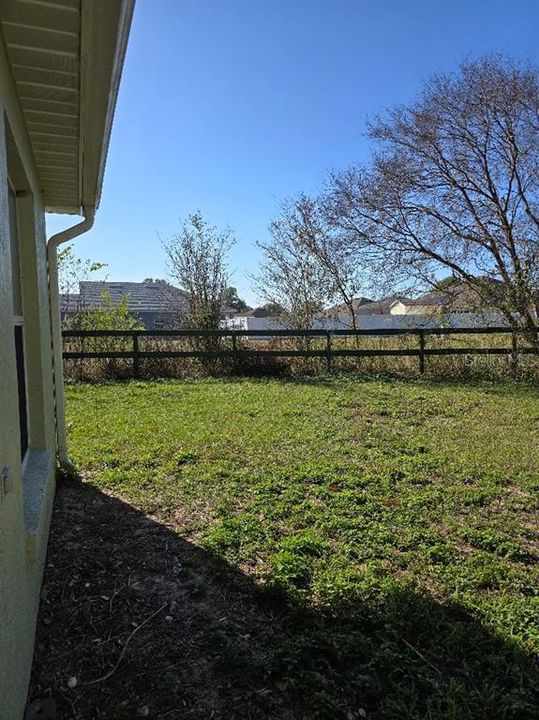 For Sale: $279,900 (4 beds, 2 baths, 1946 Square Feet)