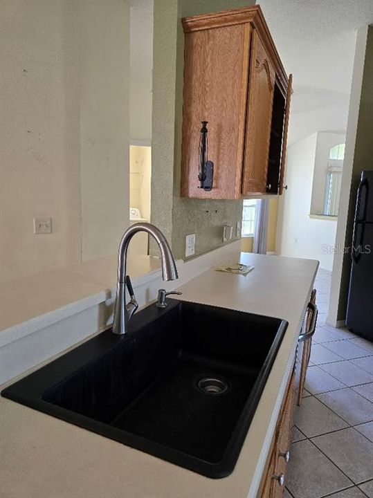 For Sale: $279,900 (4 beds, 2 baths, 1946 Square Feet)