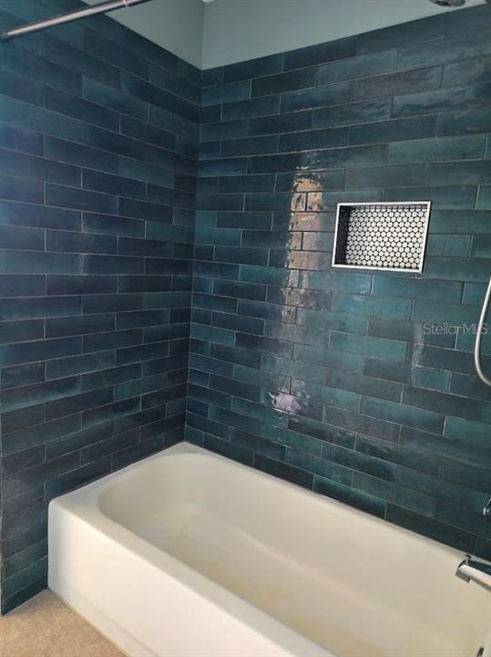 For Sale: $279,900 (4 beds, 2 baths, 1946 Square Feet)