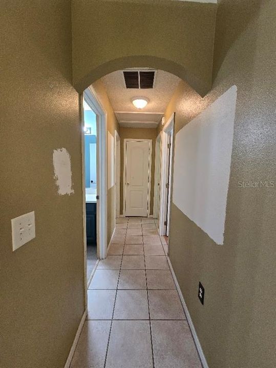 For Sale: $279,900 (4 beds, 2 baths, 1946 Square Feet)