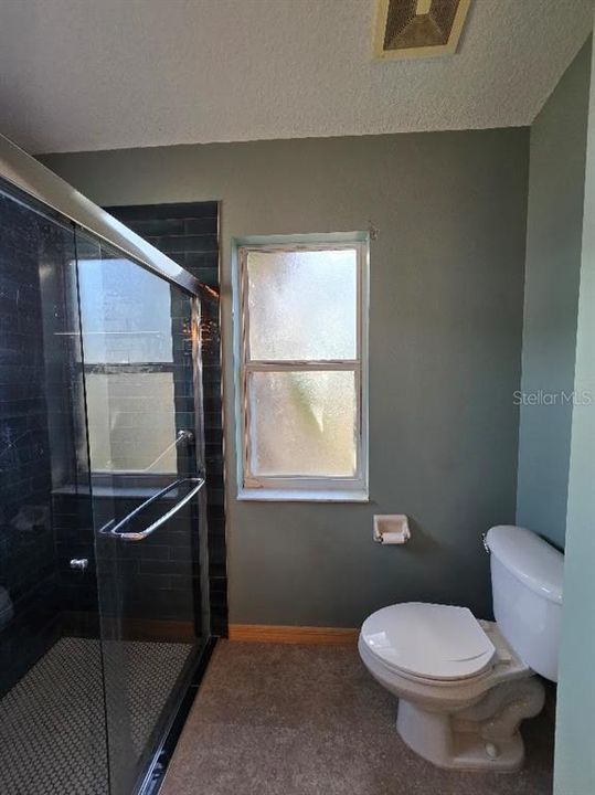 For Sale: $279,900 (4 beds, 2 baths, 1946 Square Feet)