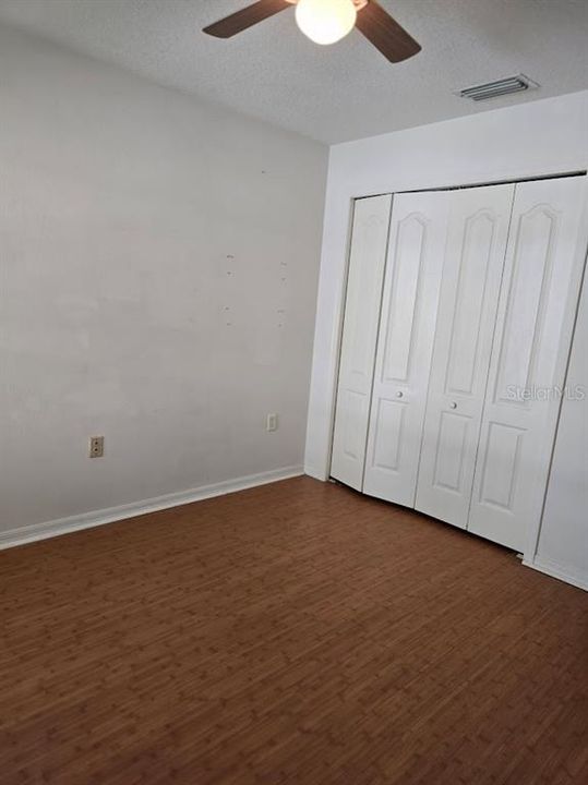 For Sale: $279,900 (4 beds, 2 baths, 1946 Square Feet)