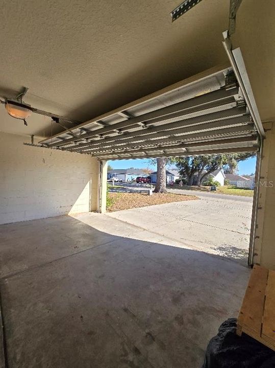 For Sale: $279,900 (4 beds, 2 baths, 1946 Square Feet)