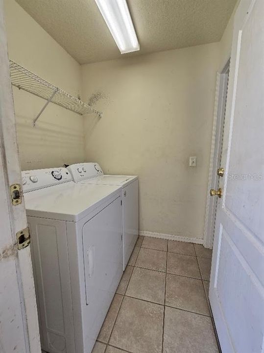 For Sale: $279,900 (4 beds, 2 baths, 1946 Square Feet)