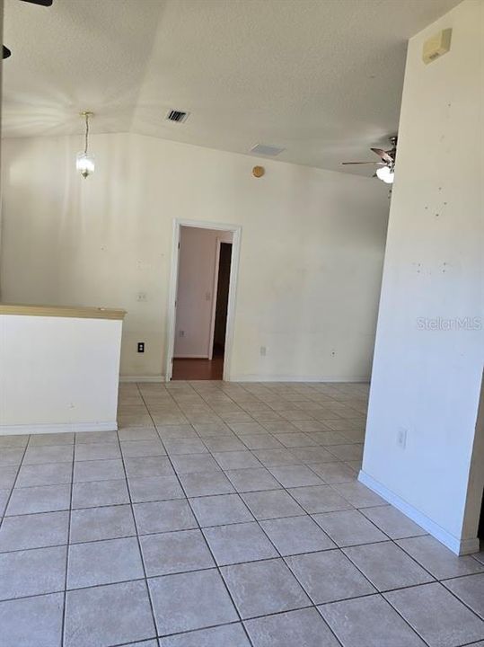 For Sale: $279,900 (4 beds, 2 baths, 1946 Square Feet)