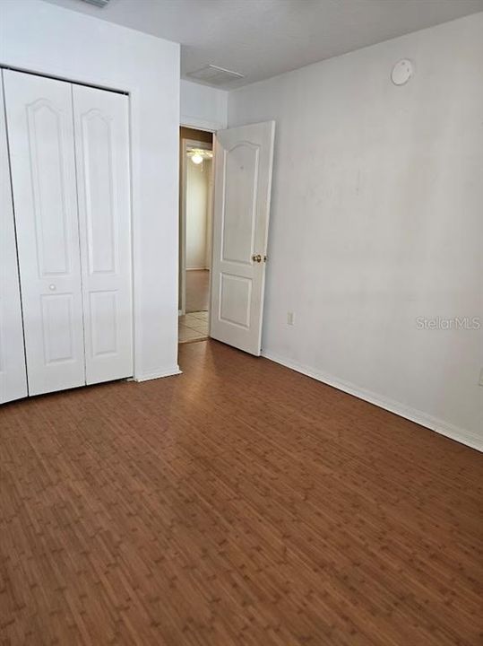 For Sale: $279,900 (4 beds, 2 baths, 1946 Square Feet)