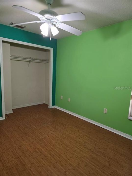 For Sale: $279,900 (4 beds, 2 baths, 1946 Square Feet)