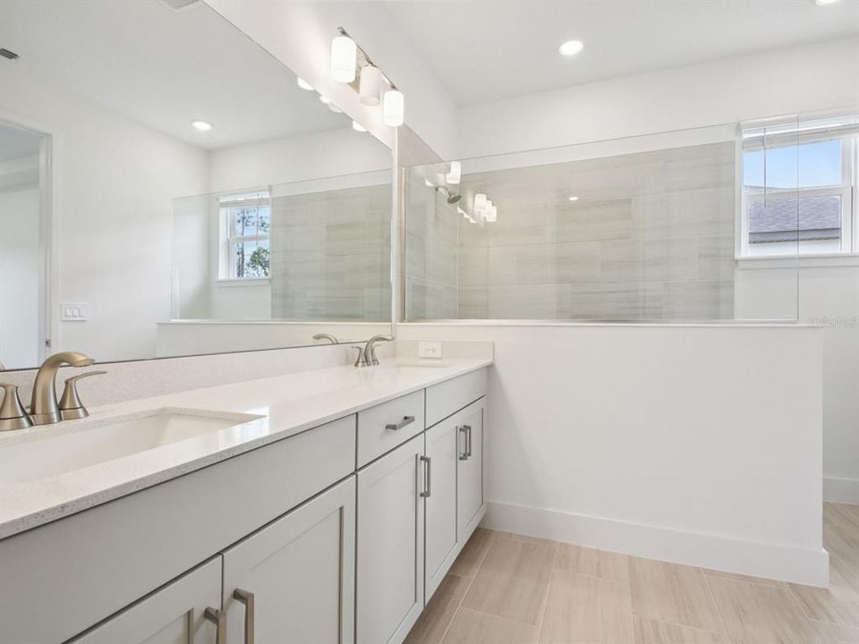 En Venta: $500,000 (4 camas, 3 baños, 2487 Pies cuadrados)