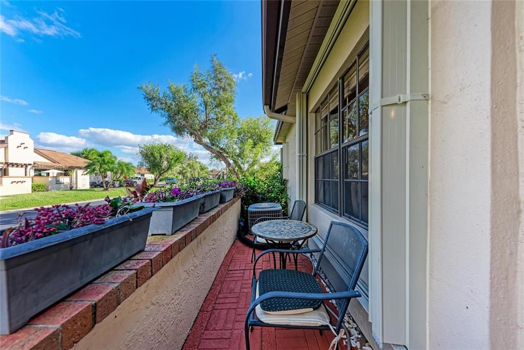 En Venta: $135,900 (2 camas, 2 baños, 832 Pies cuadrados)