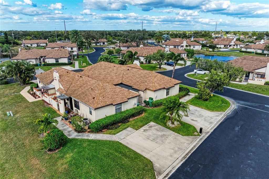 En Venta: $135,900 (2 camas, 2 baños, 832 Pies cuadrados)