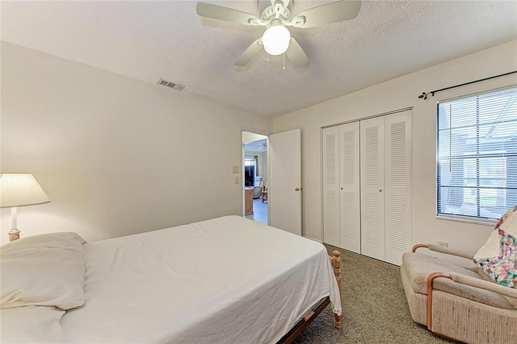 En Venta: $135,900 (2 camas, 2 baños, 832 Pies cuadrados)