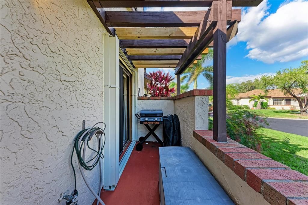 En Venta: $135,900 (2 camas, 2 baños, 832 Pies cuadrados)