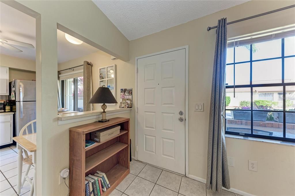 En Venta: $135,900 (2 camas, 2 baños, 832 Pies cuadrados)