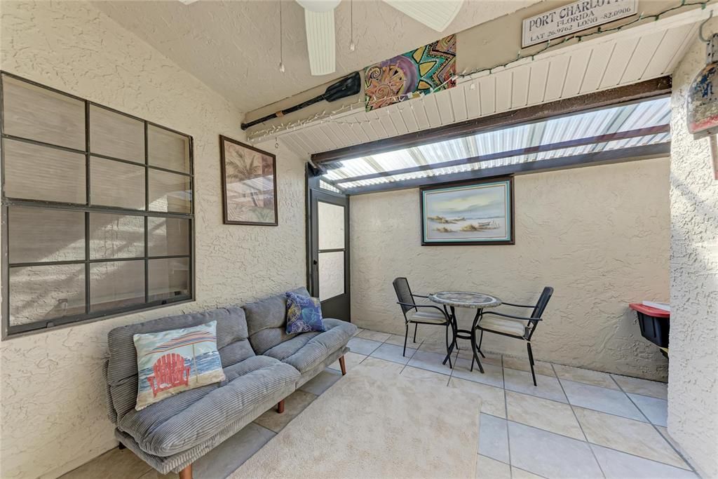 En Venta: $135,900 (2 camas, 2 baños, 832 Pies cuadrados)