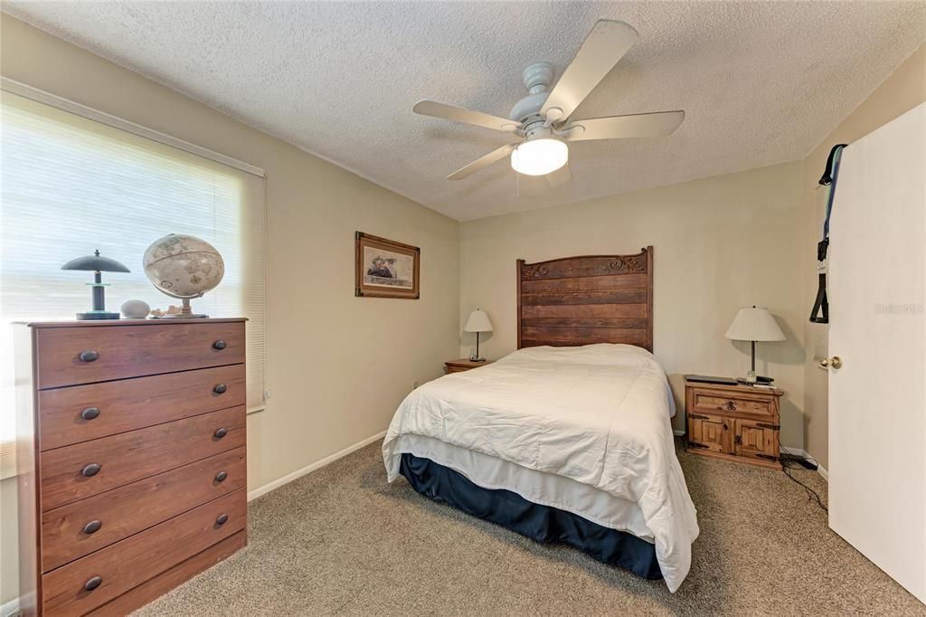 En Venta: $135,900 (2 camas, 2 baños, 832 Pies cuadrados)