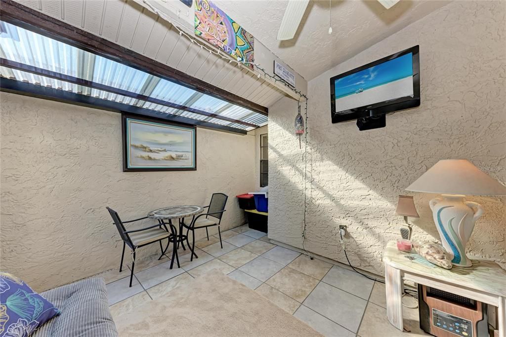 En Venta: $135,900 (2 camas, 2 baños, 832 Pies cuadrados)