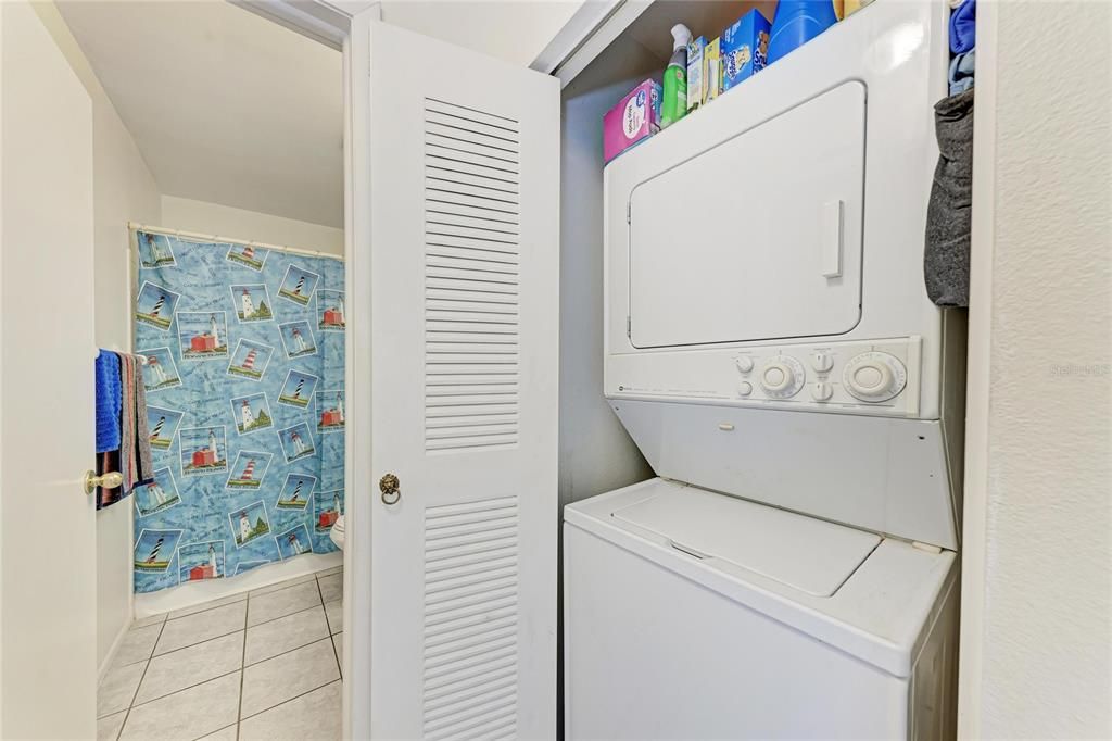 En Venta: $135,900 (2 camas, 2 baños, 832 Pies cuadrados)