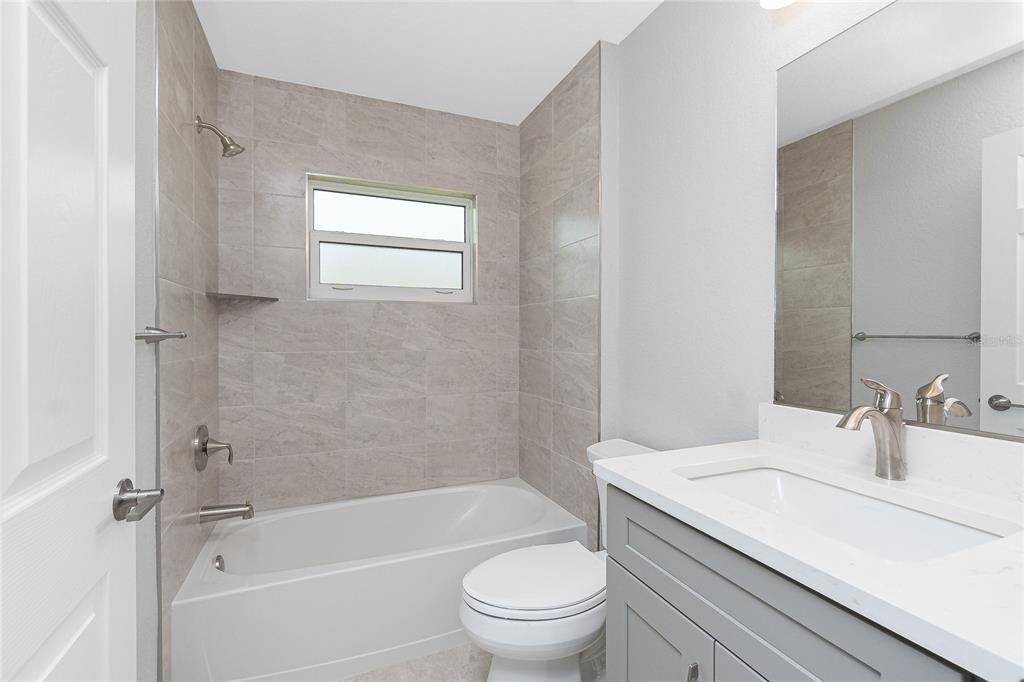 На продажу: $325,000 (3 спален, 2 ванн, 1437 Квадратных фут)