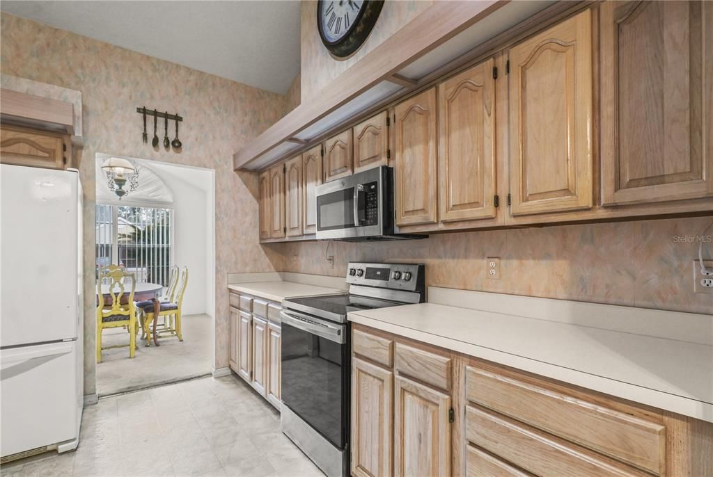 На продажу: $234,900 (3 спален, 2 ванн, 1654 Квадратных фут)