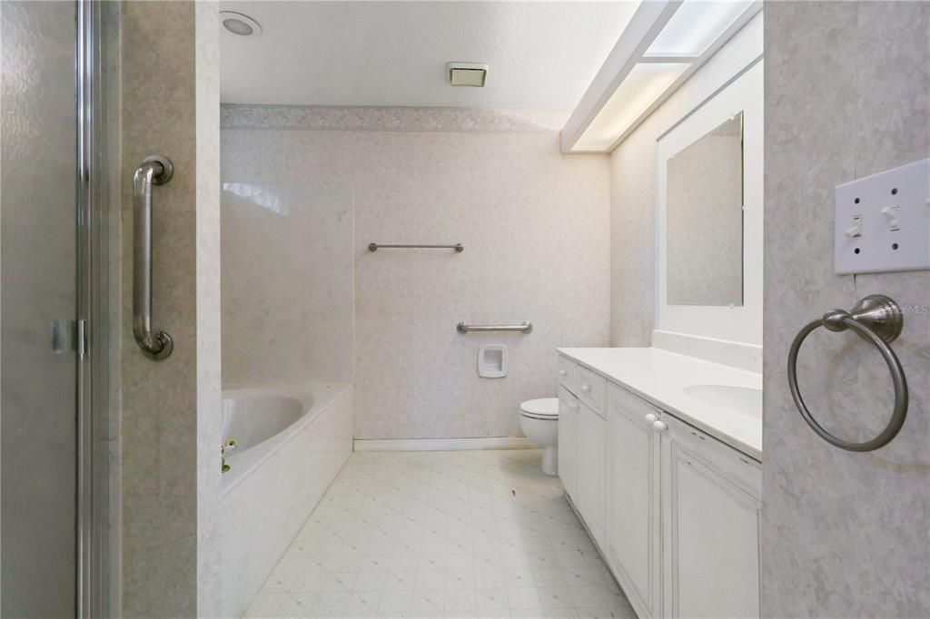 На продажу: $234,900 (3 спален, 2 ванн, 1654 Квадратных фут)