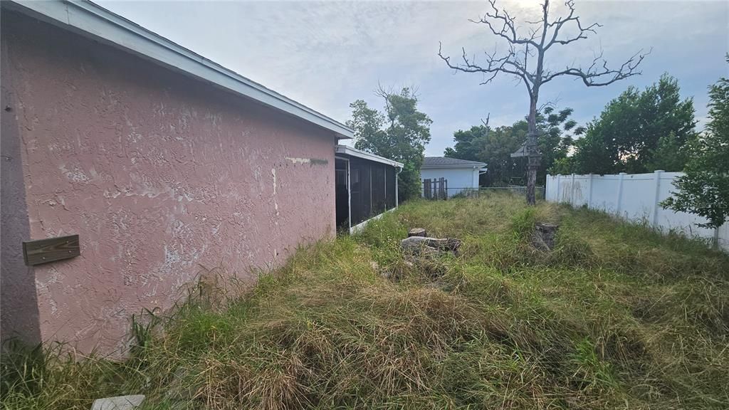 For Sale: $192,000 (2 beds, 2 baths, 1442 Square Feet)