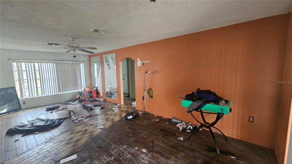 For Sale: $192,000 (2 beds, 2 baths, 1442 Square Feet)