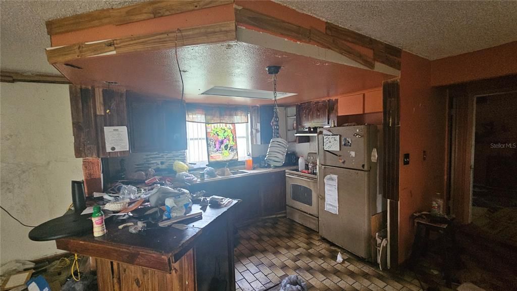 For Sale: $192,000 (2 beds, 2 baths, 1442 Square Feet)