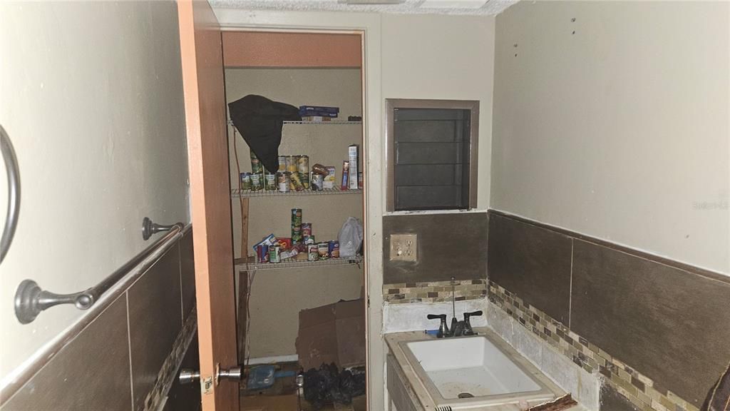 For Sale: $192,000 (2 beds, 2 baths, 1442 Square Feet)