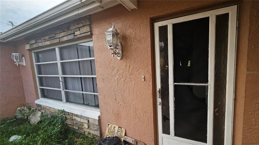 For Sale: $192,000 (2 beds, 2 baths, 1442 Square Feet)