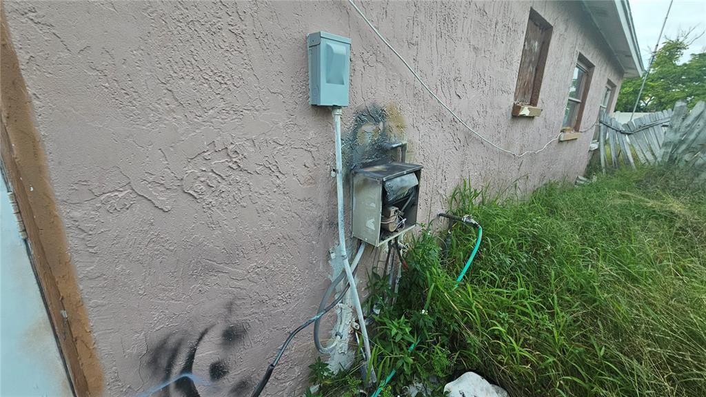 For Sale: $192,000 (2 beds, 2 baths, 1442 Square Feet)