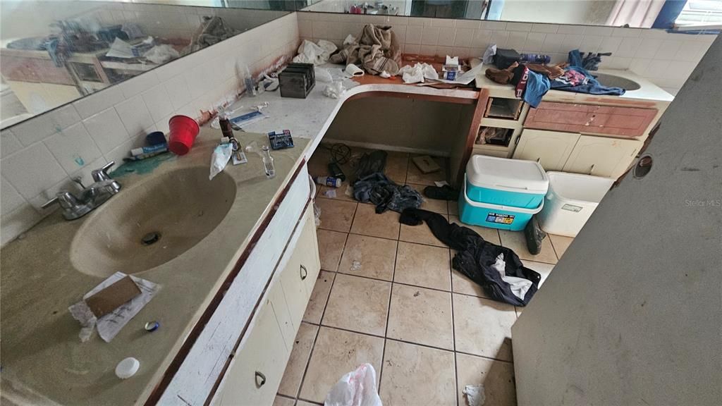 For Sale: $192,000 (2 beds, 2 baths, 1442 Square Feet)