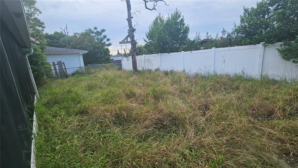 For Sale: $192,000 (2 beds, 2 baths, 1442 Square Feet)